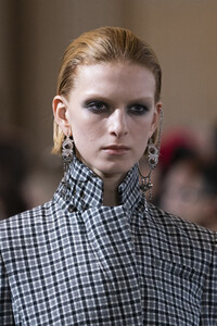 altuzarra-clp-rf19-0127.thumb.jpg.2c7d9978052156b3d6b57f9d6f17f9dd.jpg