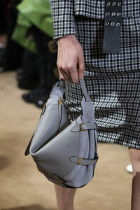 altuzarra-clp-rf19-0142.thumb.jpg.ed0c7c5a905622bc90a00bab8c851bae.jpg