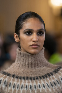 altuzarra-clp-rf19-0203.thumb.jpg.745f00cad0b4ddb922ebae019ca042db.jpg