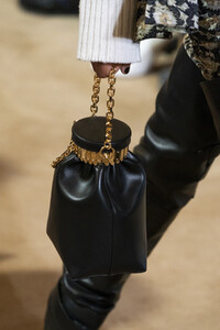 altuzarra-clp-rf19-0209.thumb.jpg.d87c661e6e3f1449ffb5fd5b6d882cbf.jpg