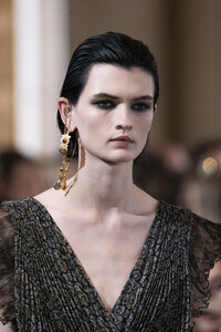 altuzarra-clp-rf19-0272.thumb.jpg.28ceb5eeaf82417f9a9f1811d820e70d.jpg