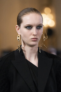 altuzarra-clp-rf19-0324.thumb.jpg.5358f0fd2a98b31812d0fbb286bcb00a.jpg