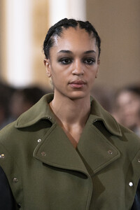 altuzarra-clp-rf19-0420.thumb.jpg.5f7c54a946ceede0bbd26487305c8666.jpg