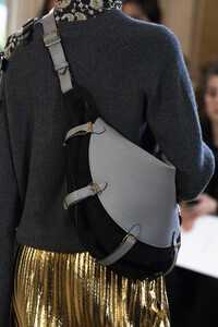 altuzarra-clp-rf19-0489.thumb.jpg.f8a27fdd5deff197f20d11e490f4d766.jpg