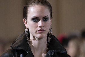 altuzarra-clp-rf19-0648.thumb.jpg.5cf97254b57c8271c15ec207d1f908a2.jpg