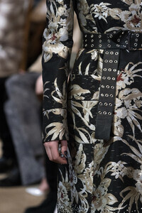 altuzarra-clp-rf19-0717.thumb.jpg.b7887cb143effbdddbe1a4e7990ff7f2.jpg