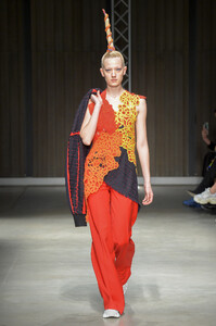 angel-chen-rtw-fall-2019-milan-fashion-week-mfw-001.thumb.jpg.c70f0091edfc79dd2862f4202181e168.jpg