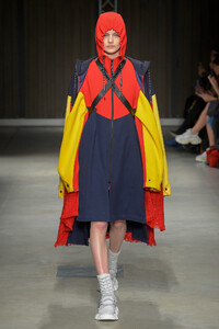 angel-chen-rtw-fall-2019-milan-fashion-week-mfw-001.thumb.jpg.cdd8dd08f24a88f8da8f3a2992bc4cf8.jpg
