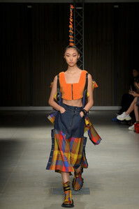 angel-chen-rtw-fall-2019-milan-fashion-week-mfw-012.thumb.jpg.2938b0810896d0a21fc245baad5657f7.jpg