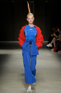 angel-chen-rtw-fall-2019-milan-fashion-week-mfw-019.thumb.jpg.657f96ba2f88b3ad867c750f86afe329.jpg