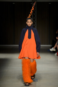 angel-chen-rtw-fall-2019-milan-fashion-week-mfw-031.thumb.jpg.53c0482ca15afcac2219830804bb4ef1.jpg