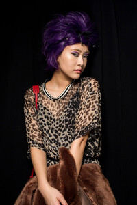 anna-sui-bks-g-rf19-7736.thumb.jpg.fabbc26d4b889c8a416b5521aa981350.jpg