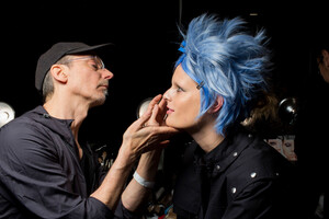 anna-sui-bks-g-rf19-7817.thumb.jpg.5c985a1ef618b1cb20eb825ab688c847.jpg