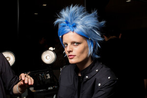 anna-sui-bks-g-rf19-7822.thumb.jpg.b86e38d05f3c61b3d99d7e58865388a6.jpg