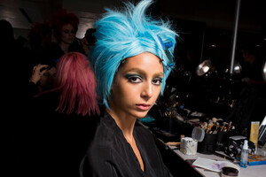 anna-sui-bks-g-rf19-7857.thumb.jpg.c6b42959265c1ee1ee286fa537788ebf.jpg