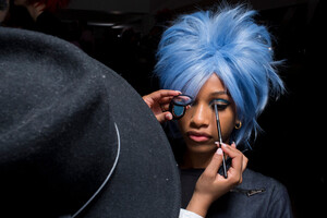 anna-sui-bks-g-rf19-7882.thumb.jpg.687dd9cded9953cb5bc60ccf8d50fe5e.jpg