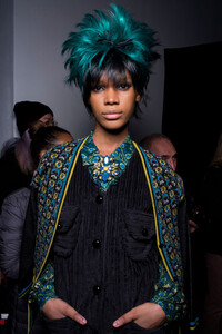 anna-sui-bks-g-rf19-7910.thumb.jpg.642c709fa2b784fddf4ab52059b4b176.jpg
