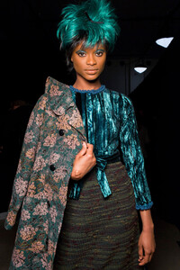 anna-sui-bks-g-rf19-7932.thumb.jpg.f8e48de840e03060713cb78d33d4898c.jpg