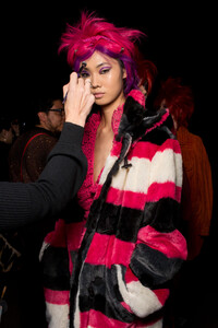 anna-sui-bks-g-rf19-7935.thumb.jpg.1b66f6b3c523904c4e563f8543f5504a.jpg