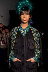anna-sui-bks-g-rf19-7942.thumb.jpg.4e31d2dda3d9962e497d1811f19af984.jpg