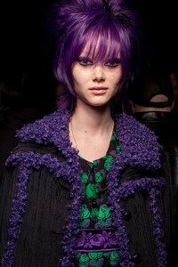 anna-sui-bks-g-rf19-7995.thumb.jpg.8ad3c85903367b6d1303fafe12a13e50.jpg