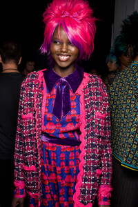 anna-sui-bks-g-rf19-8047.thumb.jpg.2ed2a64e8718057e9469f35d78ebc17d.jpg