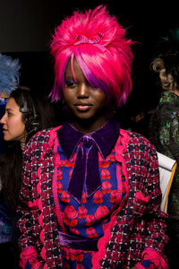 anna-sui-bks-g-rf19-8053.thumb.jpg.eabe15c830bc15f32f2c7d3aa04ad452.jpg