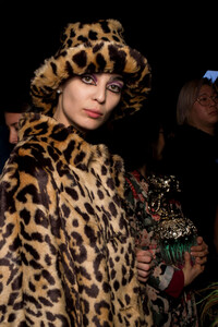 anna-sui-bks-g-rf19-8083.thumb.jpg.1b67da622776b2cabcf8334618faaefa.jpg