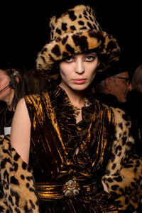 anna-sui-bks-g-rf19-8101.thumb.jpg.0d0aa555cc9124422dca33df6b2138e9.jpg