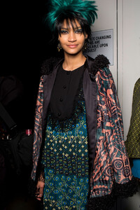 anna-sui-bks-g-rf19-8131.thumb.jpg.04e10f0bb46b02327d73835f6c4707f3.jpg