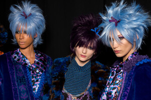 anna-sui-bks-g-rf19-8153.thumb.jpg.95da8f11c8ba1b313d91b653a04ea4cd.jpg
