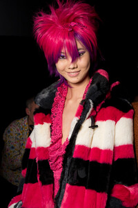 anna-sui-bks-g-rf19-8223.thumb.jpg.2581229bbc29fa459a6de7dbc83628a5.jpg