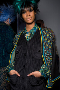 anna-sui-bks-g-rf19-8301.thumb.jpg.2c535251cb2b34e0696da5618c819a45.jpg