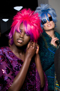 anna-sui-bks-g-rf19-8304.thumb.jpg.853dde927c466d1a41c8d2954f34319c.jpg
