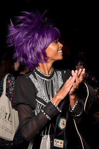 anna-sui-bks-g-rf19-8357.thumb.jpg.d81bd251773453d3e256efeb837f5999.jpg