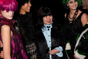anna-sui-bks-g-rf19-8373.thumb.jpg.c6a468db4d2fe22fe8681d322f218c37.jpg
