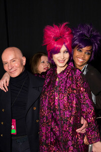 anna-sui-bks-g-rf19-8381.thumb.jpg.f92ef38f92322bf29839fb957f9530f5.jpg