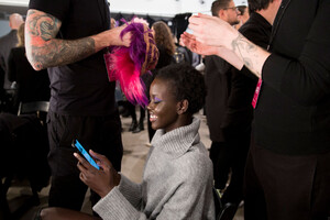 anna-sui-bks-m-rf19-3441.thumb.jpg.162cdfd06bf74c16802aa69878c9fbec.jpg