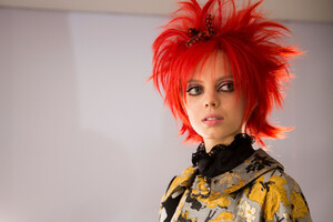 anna-sui-bks-m-rf19-3473.thumb.jpg.cd26dcef8b86b2e4fa11d2e66f4f1249.jpg