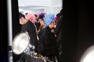 anna-sui-bks-m-rf19-3475.thumb.jpg.af218cf71ba1865edf2af4e62615b2f9.jpg
