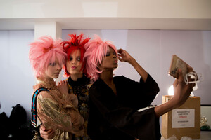 anna-sui-bks-m-rf19-3589.thumb.jpg.98d6e765eb22e88f20cb554548d92cea.jpg