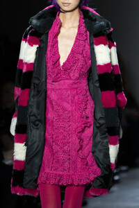anna-sui-clp-rf19-0046.thumb.jpg.19eba2c2b89afe37ac03b0d41310ee2d.jpg