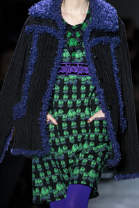 anna-sui-clp-rf19-0230.thumb.jpg.c34b1b2d0e10f7557697cfe1d21a103e.jpg