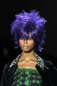 anna-sui-clp-rf19-0260.thumb.jpg.c7d6aa77ddb257c7b98a125051574b1e.jpg