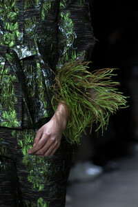 anna-sui-clp-rf19-0317.thumb.jpg.ad25a11dbb08610a516546ca612dc023.jpg
