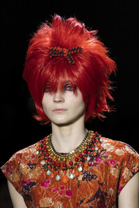 anna-sui-clp-rf19-0491.thumb.jpg.d2314818868db28fbfeb80a361f96102.jpg