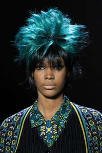 anna-sui-clp-rf19-0550.thumb.jpg.ff49d99ef0653a3db2b420d1c4421607.jpg
