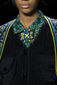 anna-sui-clp-rf19-0556.thumb.jpg.c4bef3eb2468b4240088f0bb9fcfe1ec.jpg