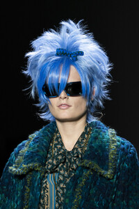anna-sui-clp-rf19-0579.thumb.jpg.eb2cb10f8c235f40da5887dbf2692588.jpg
