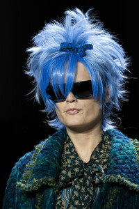anna-sui-clp-rf19-0589.thumb.jpg.f5cbe9cbe8c79ca5ca3b44427680b8ab.jpg